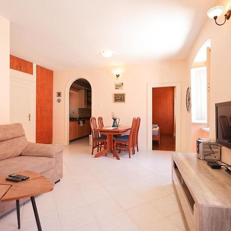 Two Bedroom Apartment In City Center Igor Задар Екстериор снимка
