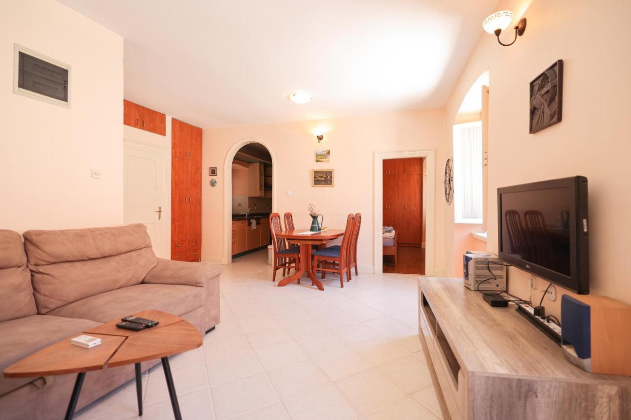 Two Bedroom Apartment In City Center Igor Задар Екстериор снимка