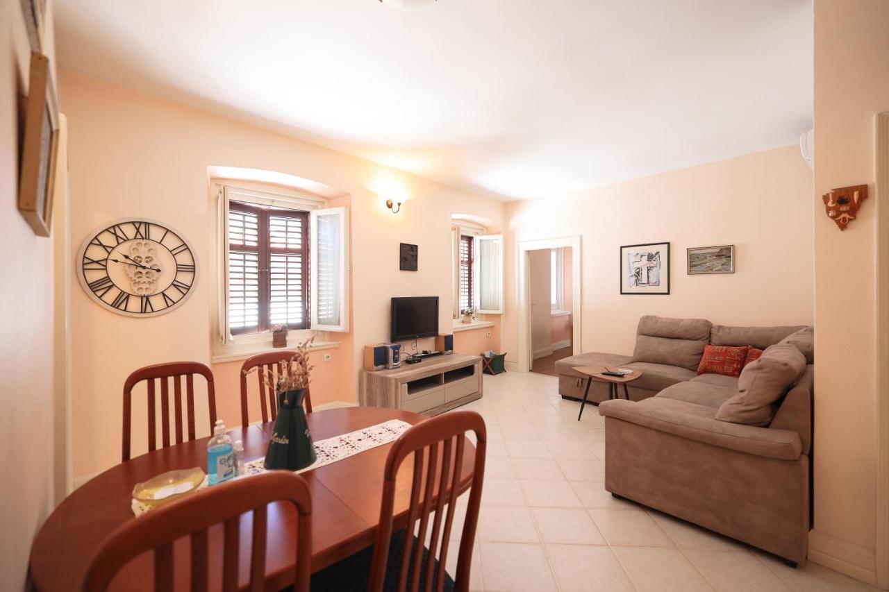 Two Bedroom Apartment In City Center Igor Задар Екстериор снимка
