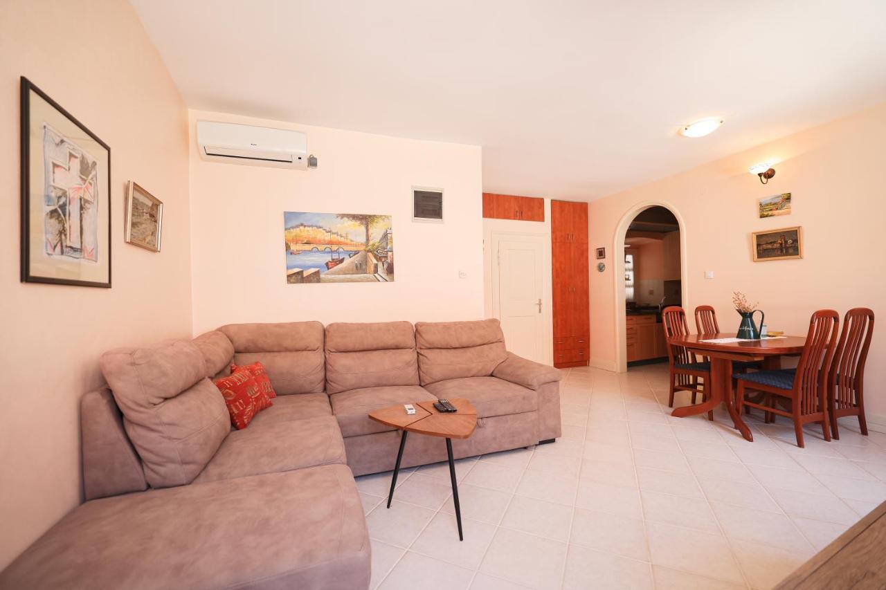 Two Bedroom Apartment In City Center Igor Задар Екстериор снимка
